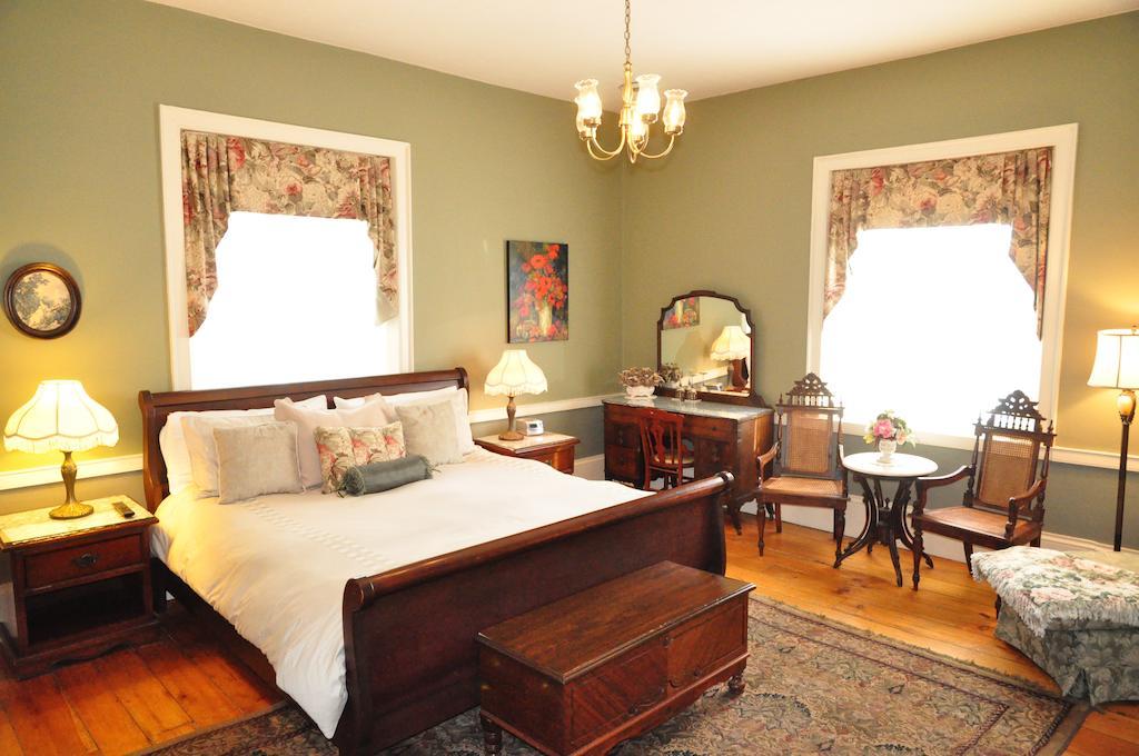 Brockamour Manor Bed And Breakfast Niagara-on-the-Lake Exterior foto